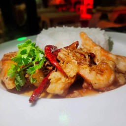 ข้าวกุ้งทอดซอสมะขาม