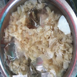 ยำแมงกะพรุน ยำหอยนางรม