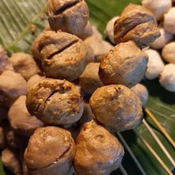 ลูกชิ้นเอ็นเนื้อ 15 บาท
