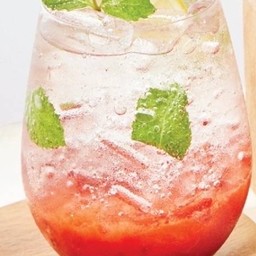 สตอเบอร์รี่โซดา