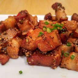 สามชั้นทอดน้ำปลา