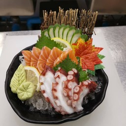 ซาซิมิแซลมอน+หมึกยักษ์