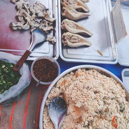 ข้าวขาหมู    อาหารตามสั่ง   ห่อหมก  ต้มยำปลาช่อน