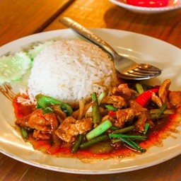 ข้าวพริกเผาราดข้าว