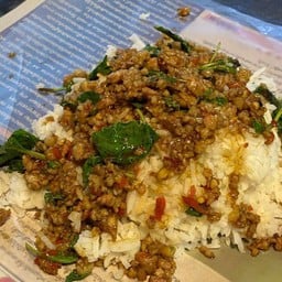 กระเพราหมูสับ