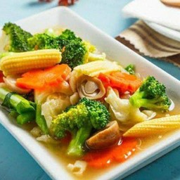 ผัดผักรวมมิตร (เป็นกับข้าว)