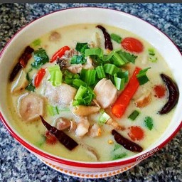 ต้มข่ารวมมิตร(กับข้าว)