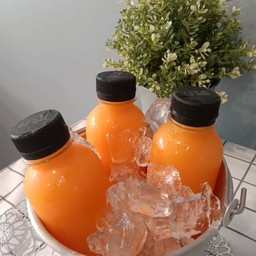 น้ำส้มคั้นสด 3 ขวด