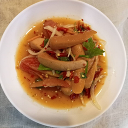 ยำไส้กรอก