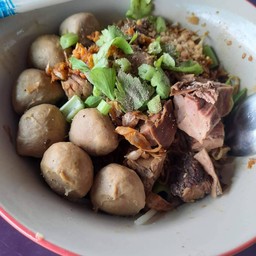 เตี๋ยวหมูตุ๋น,เนื้อเปื่อย ไม่มีสาข่