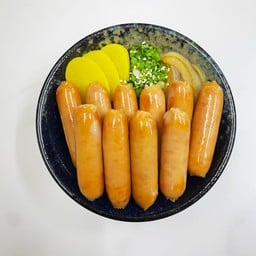 ไส้กรอกหมูกูรู (กับข้าว)