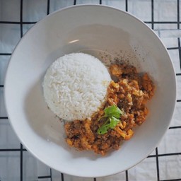 ข้าวหมูกระสุนผัดไข่