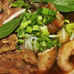 ก๋วยเตี๋ยวเรือเลิศนิยม หนองป่าครั่ง