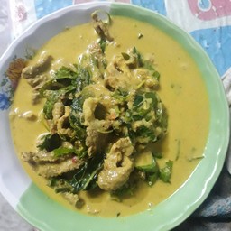 แกงกระทิหมูใบยี่หร่า