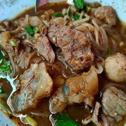 ร้านลุงหนวดต้มเลือดหมู ลุงหนวด ต้มเลือดหมู