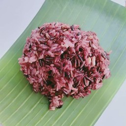 ข้าวเหนียวหมู by เจ๊ยู้