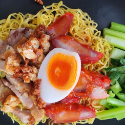 บะหมี่จับกัง-หมูแดง/หมูกรอบ