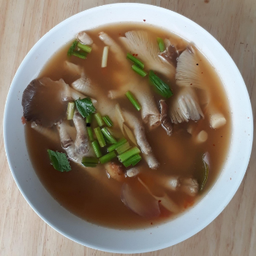 ต้มแซ่บตีนไก่