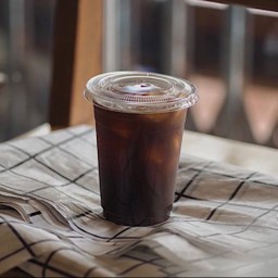 Iced Caffe Honey อเมริกาโน่น้ำผึ้งเย็น