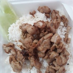 กะเพราเฒ่าถึก! ร้านสองเฒ่าตามสั่ง