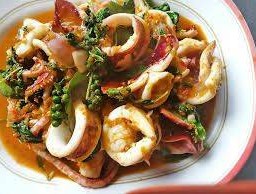 ปลาหมึกผัดฉ่า