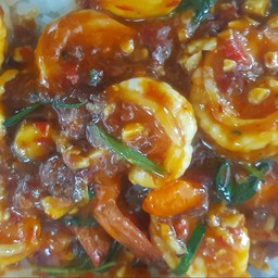 Stir Fried Shrimp With Salted Egg On Rice