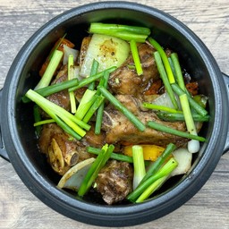 ซี่โครงหมูอบซอสพริกไทยดำ