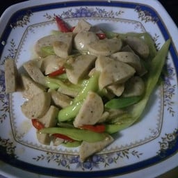 ผัดพริกหมูยอ (ราดข้าว)