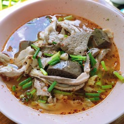 เกาเหลาเครื่องในหมู