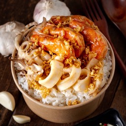 กุ้งหมึกกระเทียม กับข้าว