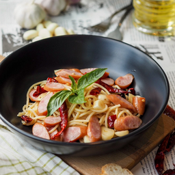 สปาเก็ตตี้ไส้กรอกอาราบิกิผัดพริกกระเทียม