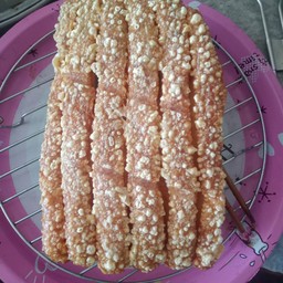 กะเพราหมูกรอบ 1ขีดใส่ถั่ว(กับข้าว)