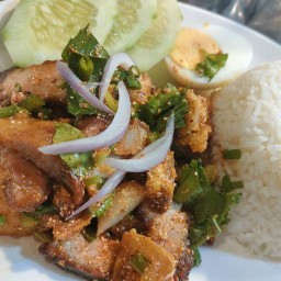 หมูกรอบอาเฮีย