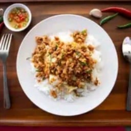 ไข่ระเบิดราดข้าว