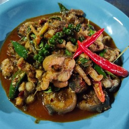 ผัดเผ็ดปลาไหลนาเป็นกับข้าว