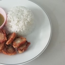 หมูกรอบทำเอง ร้านพี่ใย+ก้อง