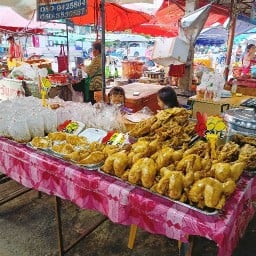 มีนระดาไก่ต้มน้ำปลา มีนระดาไก่ต้มน้ำปลา