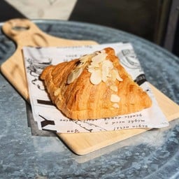 อัลมอนด์ ครัวซองต์