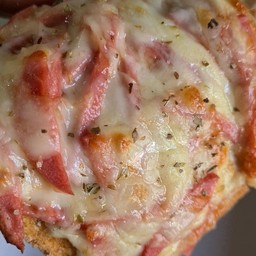 มินิพิซซ่า แฮมชีส 30บ./ชิ้น