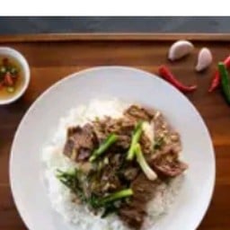 ผัดน้ำมันหอยราดข้าว