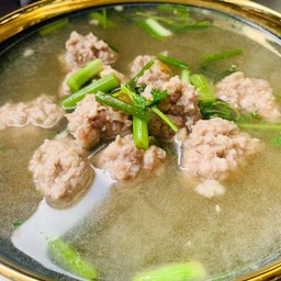 ต้มเกี้ยมบ๊วยหมูสับ