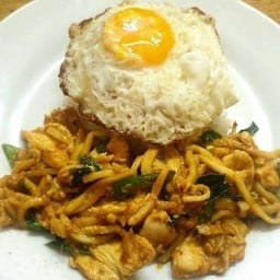 ข้าวราดพริกแกงหน่อไม้