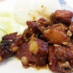 ข้าวซี่โครงหมูทอด