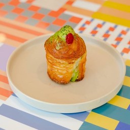 CRUFFIN MATCHA&STRAWBERRY