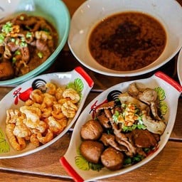 ก๋วยเตี๋ยวเรือ บ้านสวน แม่ไพ