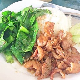 ข้าว หมูทอด คะน้าน้ำมันหอย