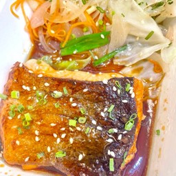 แซลมอนย่างซีอิ๊วทานเล่น(ไม่มีข้าว)