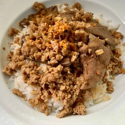 หมูสับ+ตับหมูทอดกระเทียมพริกไทยราดข้าว