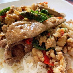 ผัดกะเพราหมูสับ+ตับหมูราดข้าว