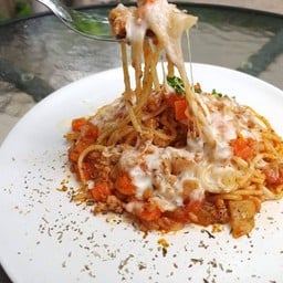 [อร่อยซ่ากับโค้ก] สปาเก็ตตี้ผัดซอสมะเขือเทศชีส + โค้กซีโร่ 1 ขวด